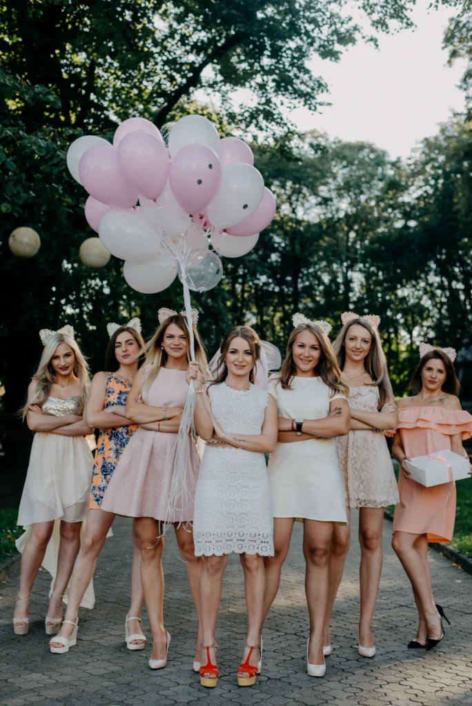 Team de la mariée lors du mariage en 2022, portrait numérique par Nathalie Mota (réf. bf2400).